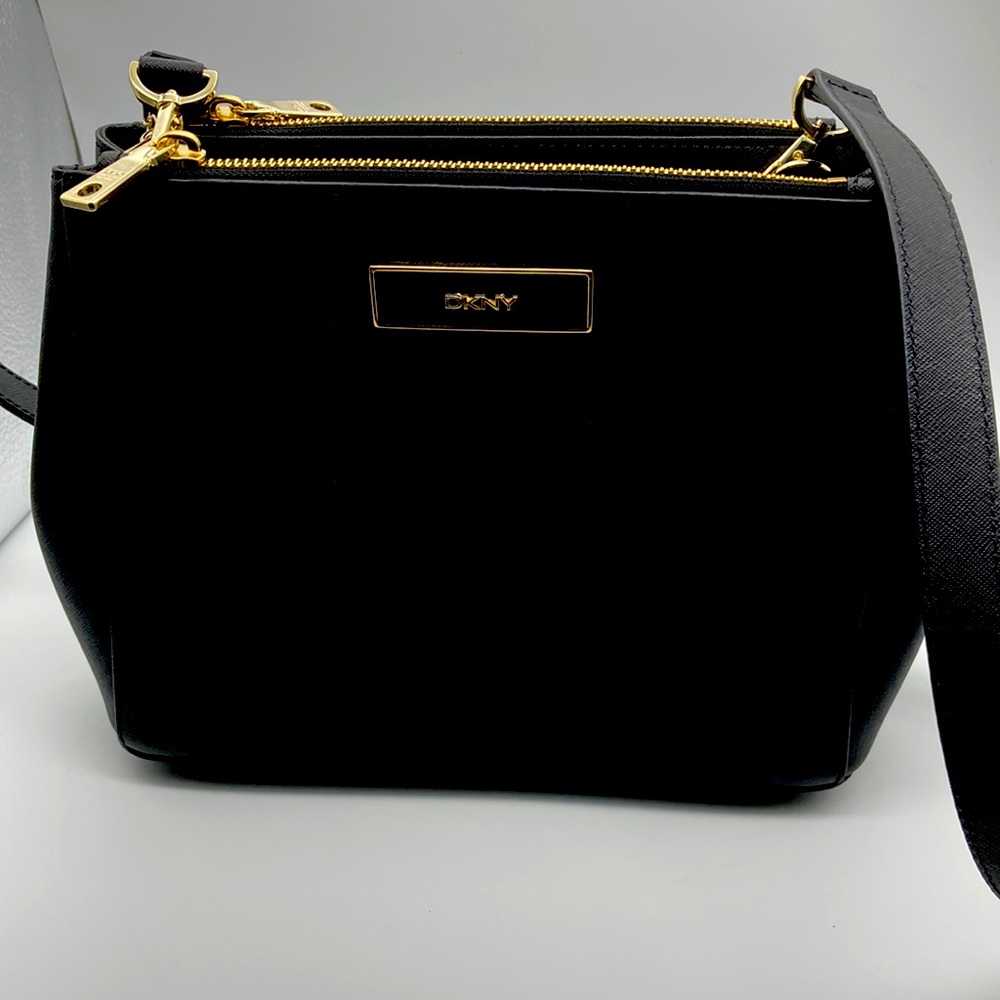 Dkny
Dkny Black Leather Double Zip Leather Crossbody Bag with gold tone hardware